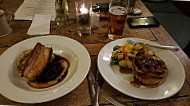 The Cross Keys food