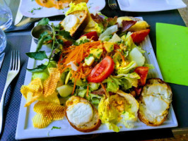 La Fontaine De La Rive Droite food