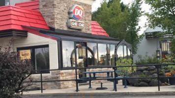 Dairy Queen Grill Chill outside