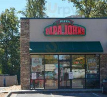 Papa Johns Pizza outside