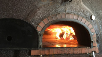 La Girafe Pizzeria Au Feu De Bois food