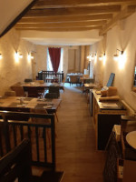 Le Petit Barbu inside