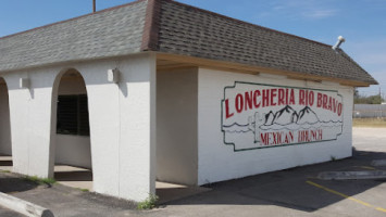 Loncheria Rio Bravo outside