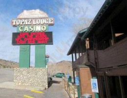 Topaz Lodge Resort Lake View Coffee Shop outside