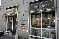 Sangelato outside