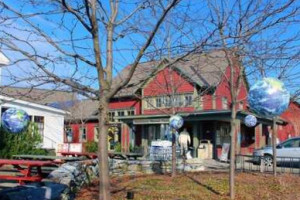 Middlebury Natural Foods Co-op outside