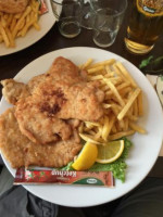 Lienzer Schnitzelwelt food