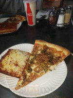 Tayliano's Pizza food