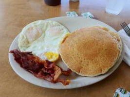 Piggies Charbroiled Burgers food