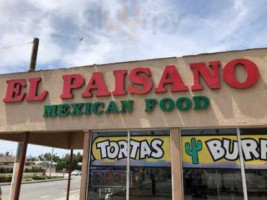 El Paisano outside