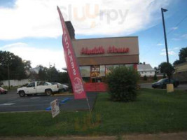 Huddle House outside