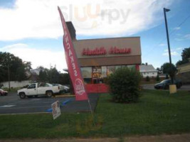 Huddle House outside