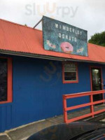 Wimberley Donuts outside