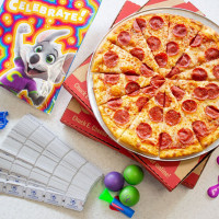 Chuck E. Cheese food