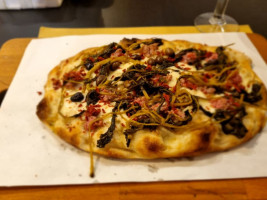 Nuova Santapizza Pinseria Brasserie food