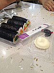 LR Sushi inside