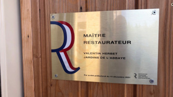 Du Jardin De L'abbaye De Valsaintes food