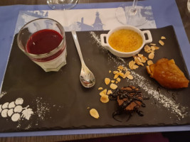 Hôtel du Raisin food