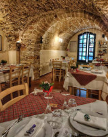 Trattoria Lo Romani Da Vittoria E Gigi food