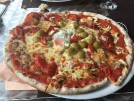 Pizzeria La Befana food