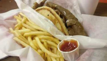 Richway Gyros food