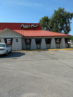 Pizza Hut outside