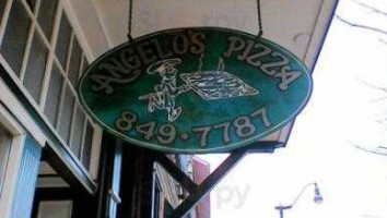 Angelo's Pizza outside