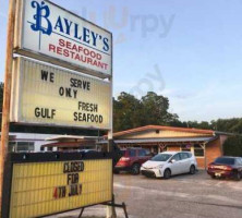 Bayley's Carry Out Seafood outside