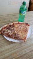 Colonia Pizza food