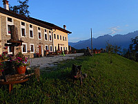 Agriturismo La Casa Nei Boschi outside