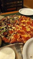 Round Table Pizza food