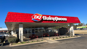 Dairy Queen outside