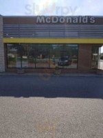 Mcdonald's outside