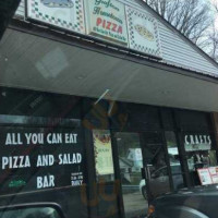 Grafton Hometown Pizza food