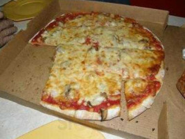 Pizza Villa food