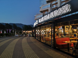 Black Star Burger Геленджик inside