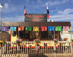 Mi Pueblito Grill outside