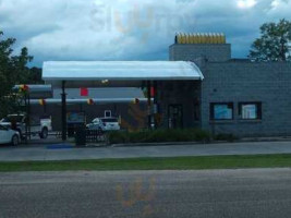 Sonic Drive-in outside