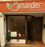 L'Amandier food