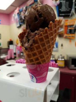 Baskin Robbins inside