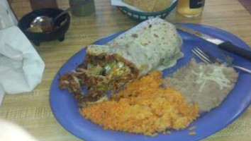 Gracie's Burritos food