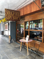 Soul Food Mahanakorn inside