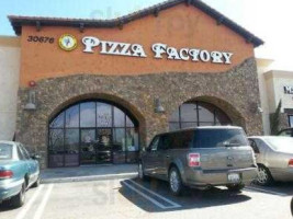 Pizza Factory outside