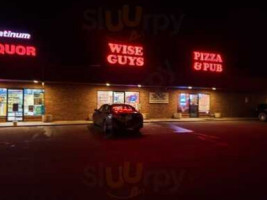 Wiseguys Pizza food