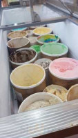 Darien Ice Cream Shoppe food