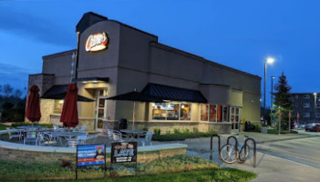 Raising Cane's Chicken Fingers outside