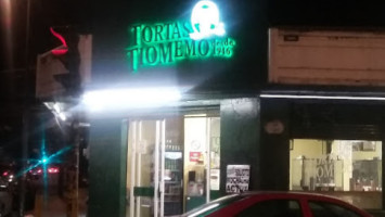 Tortas Tio Memo outside