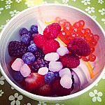 Lola's Frozen Yogurt food