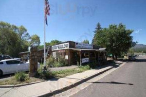 Bear Wallow Cafe outside