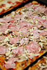 Pazzo - Pizza en Ville food